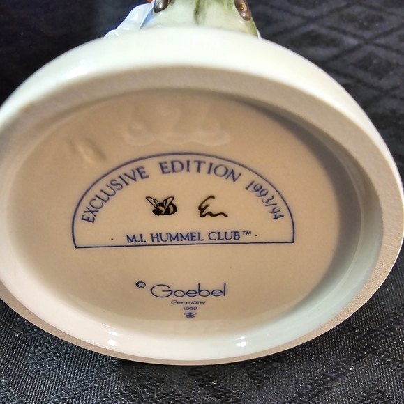 Goebel 'I Didn't Do It' M.I. Hummel Figurine - Picture 3 of 5